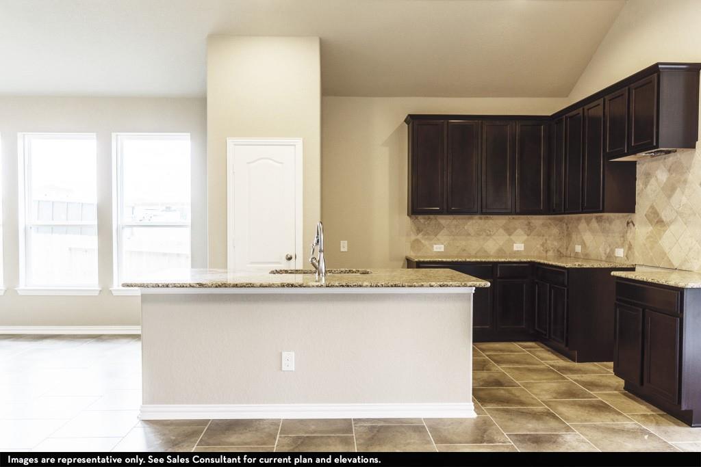 1513 Green Meadows Way Property Photo 7