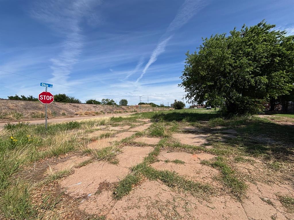 601 N Front Street Property Photo 1