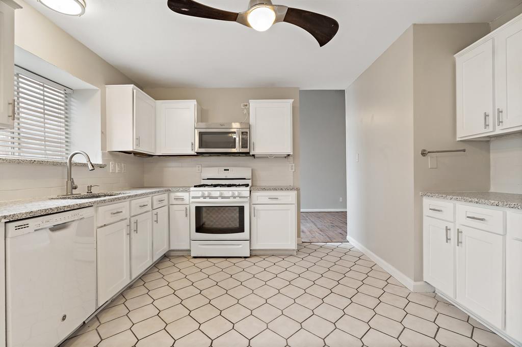 8105 Trail Lake Drive Property Photo 8