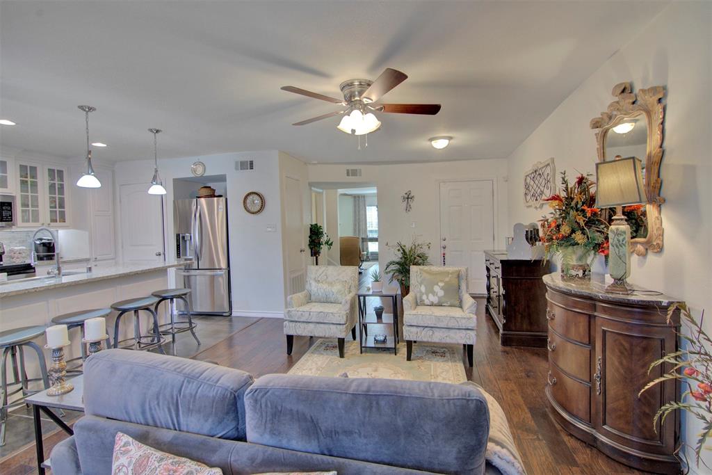 9459 Timberleaf Drive Property Photo 11