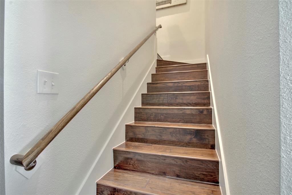 9459 Timberleaf Drive Property Photo 16