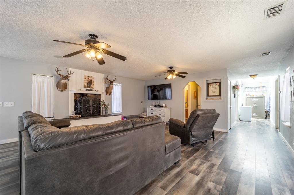 401 Sandy Lane Property Photo 17