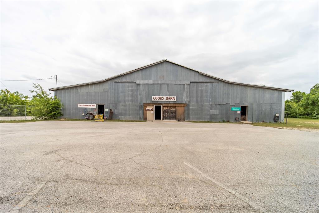 1950 W South Loop Property Photo 22