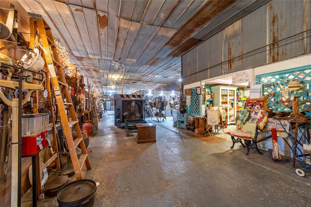 1950 W South Loop Property Photo 27