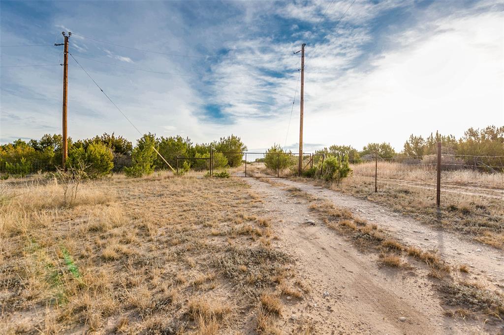Na Cox Rd Property Photo 2