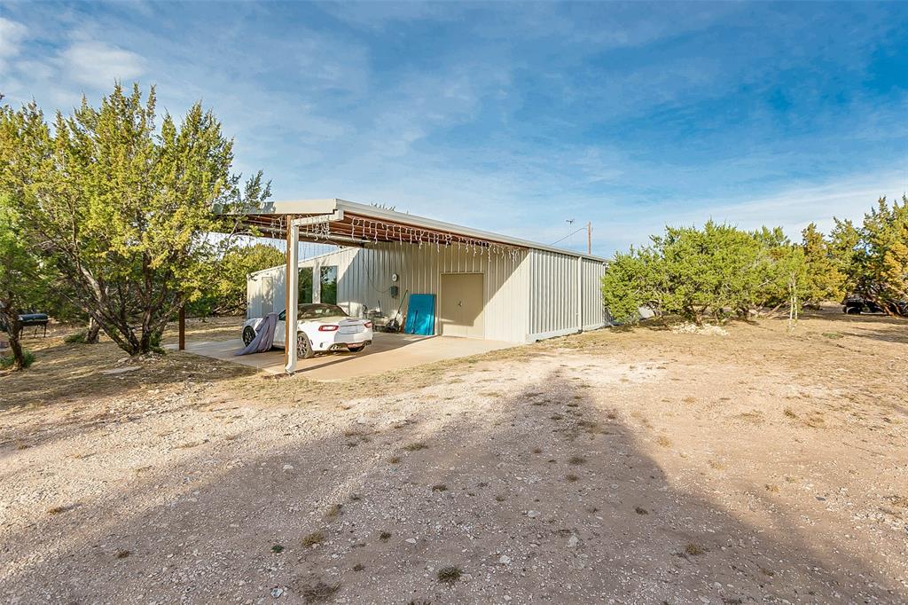 Na Cox Rd Property Photo 3