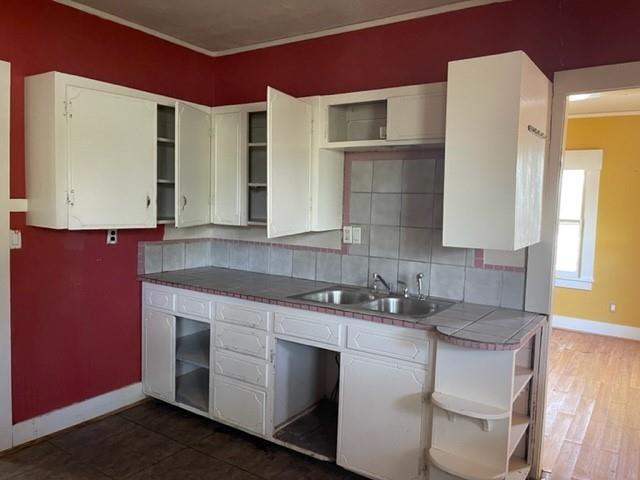 1002 Josephine Street Property Photo 4
