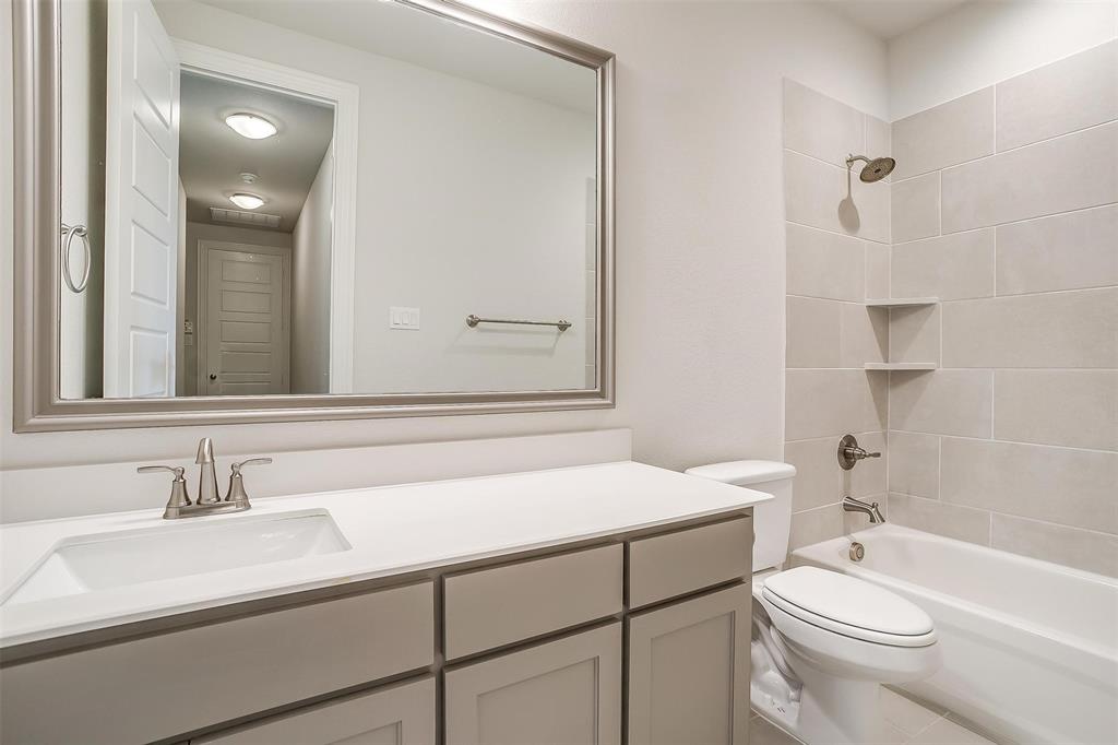 822 Summer Grove Property Photo 13