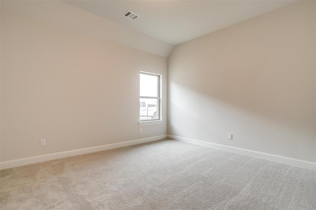 822 Summer Grove Property Photo 14