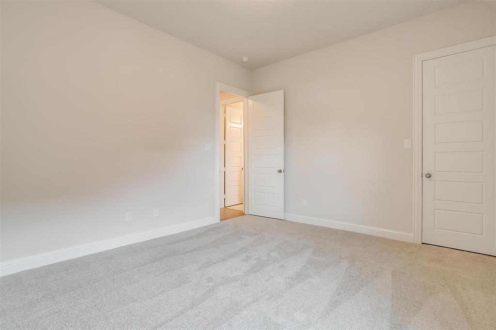 822 Summer Grove Property Photo 15