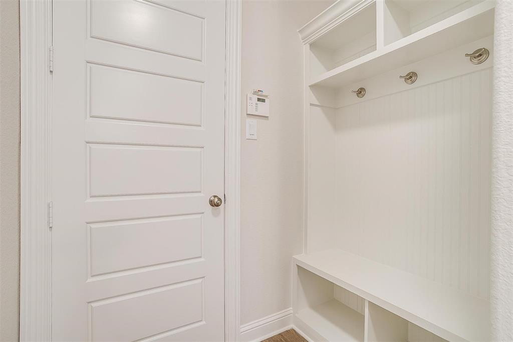 822 Summer Grove Property Photo 16