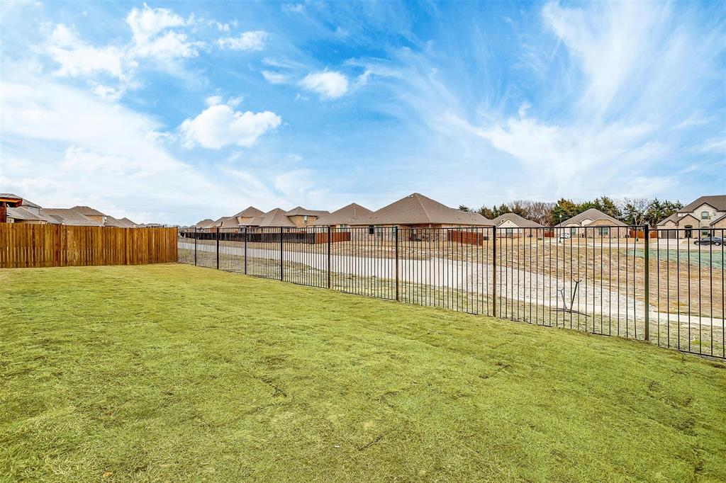 822 Summer Grove Property Photo 39