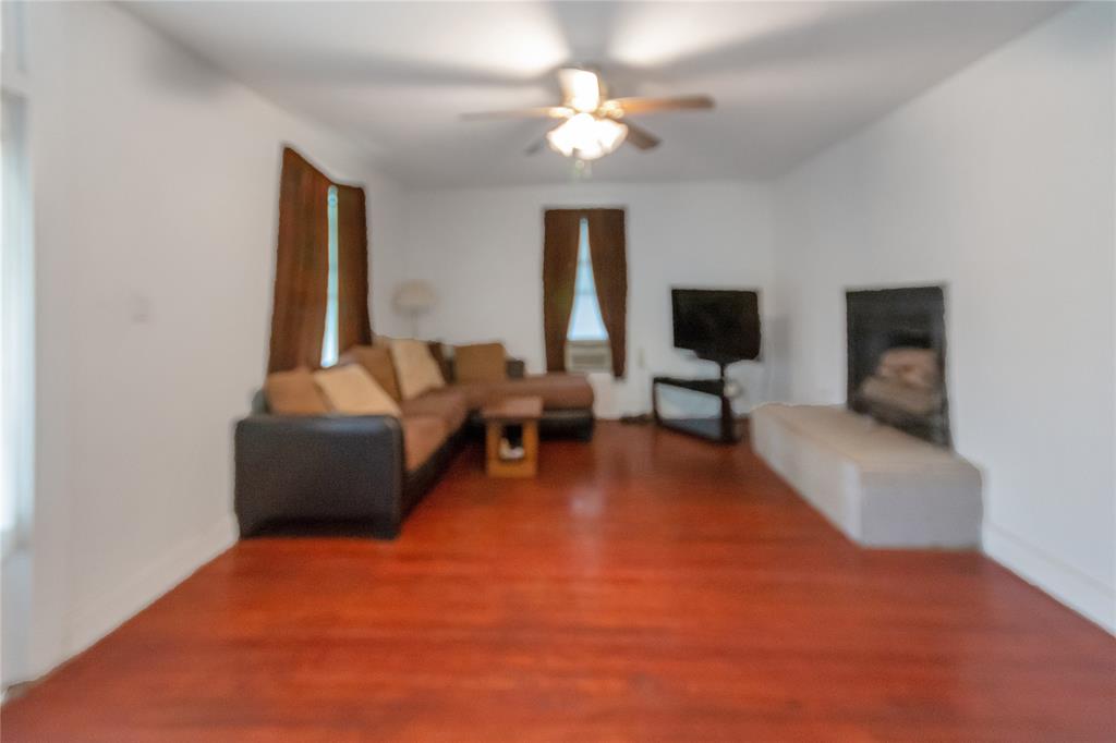 2411 Second Street Property Photo 5