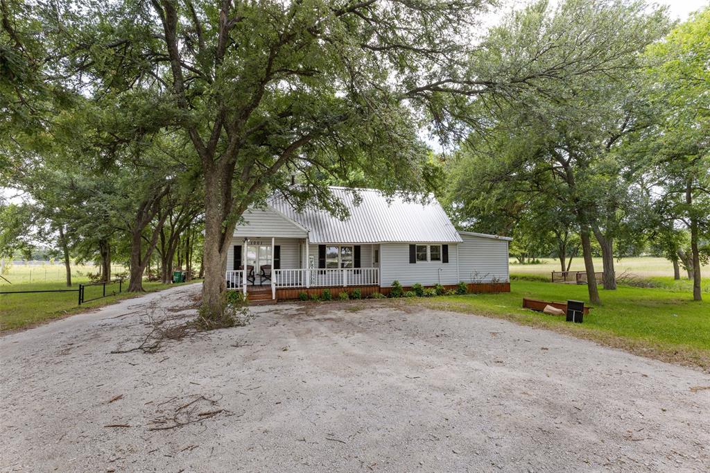 1001 S Highway 377 Property Photo 12