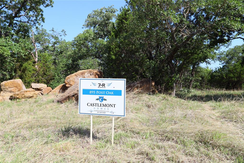 895 Post Oak Road Property Photo 3