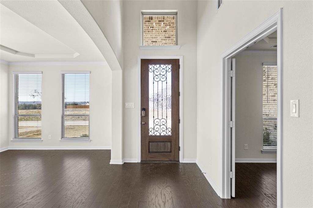 320 Cheyenne Mountain Drive Property Photo 3