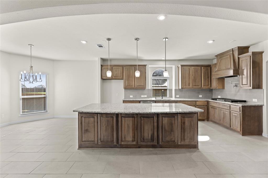320 Cheyenne Mountain Drive Property Photo 7