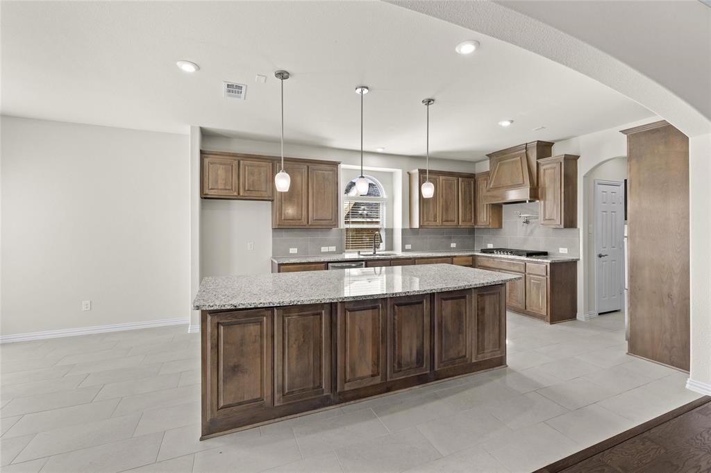 320 Cheyenne Mountain Drive Property Photo 8