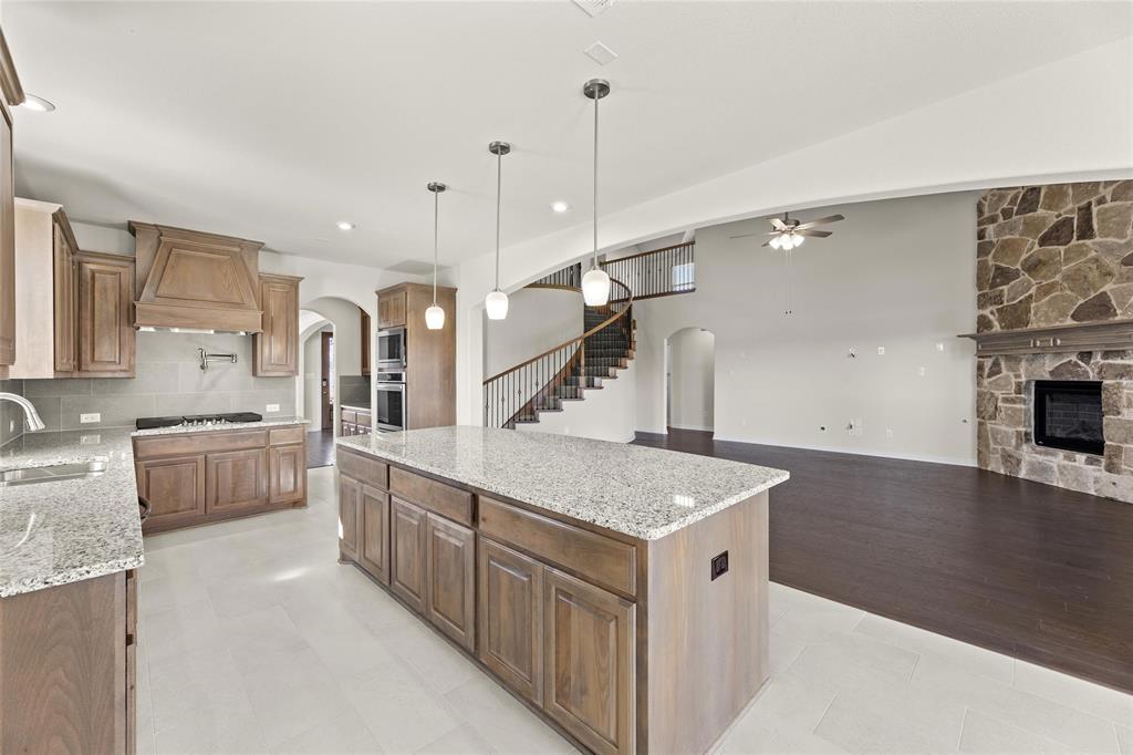 320 Cheyenne Mountain Drive Property Photo 9