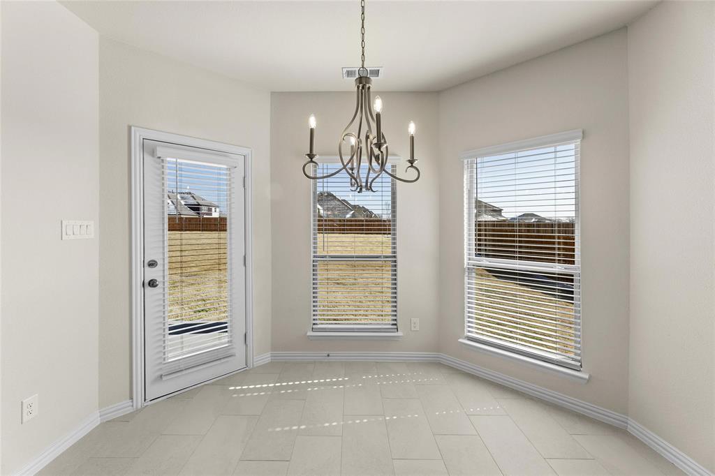 320 Cheyenne Mountain Drive Property Photo 11