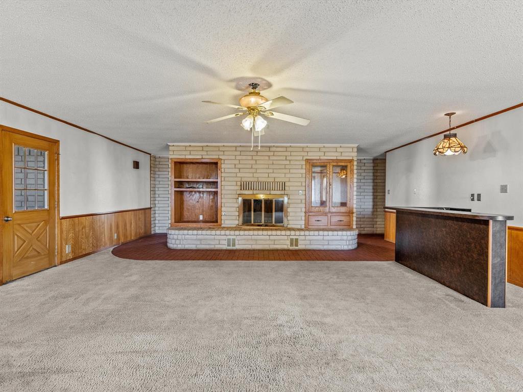 3433 Highway 81 Property Photo 2