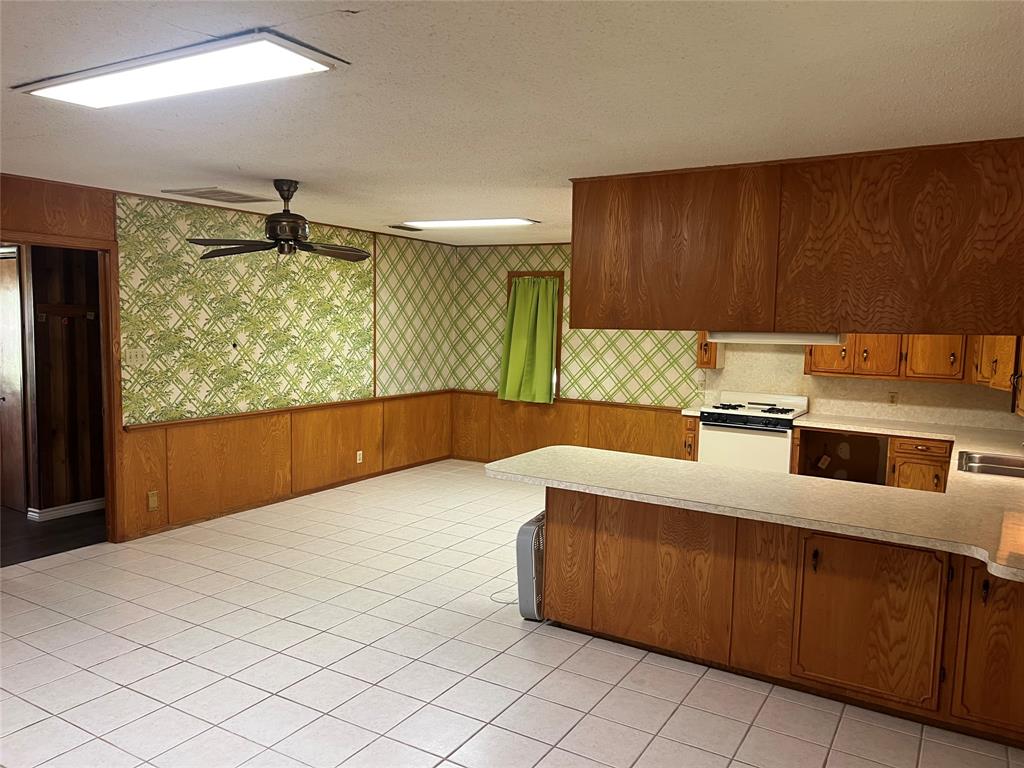 3433 Highway 81 Property Photo 6