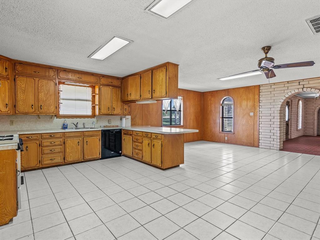 3433 Highway 81 Property Photo 7