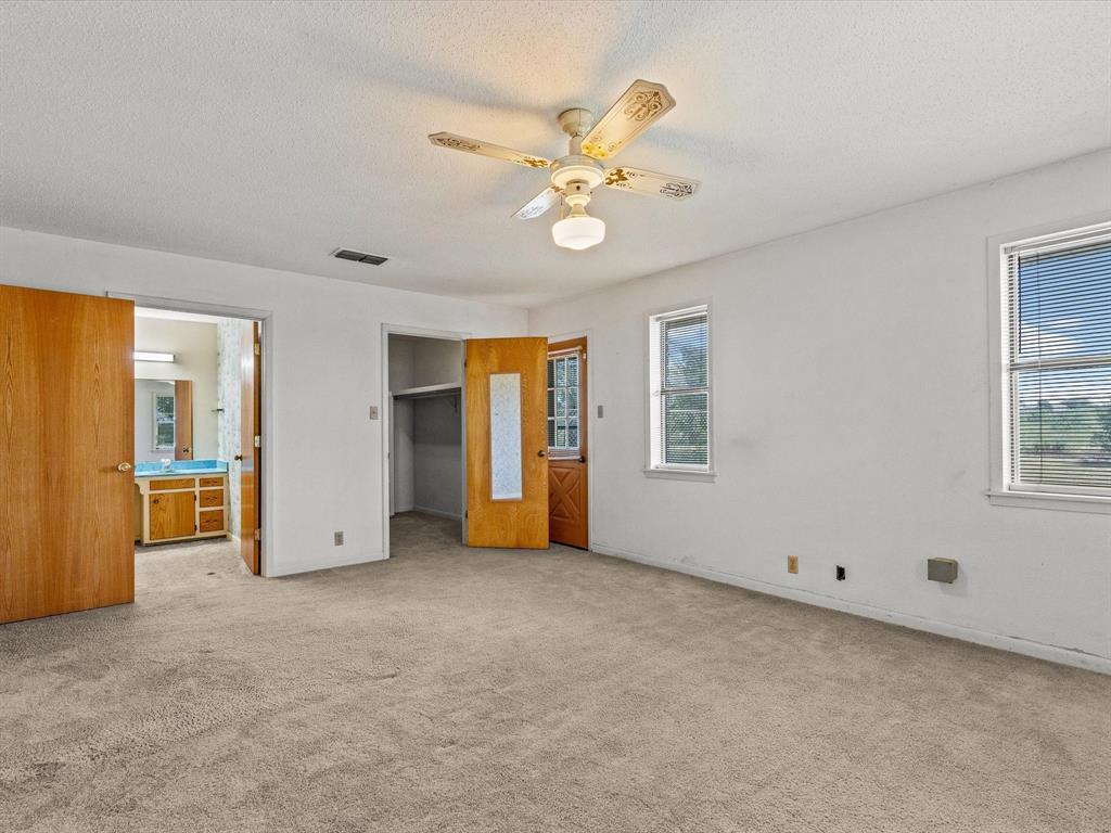 3433 Highway 81 Property Photo 12