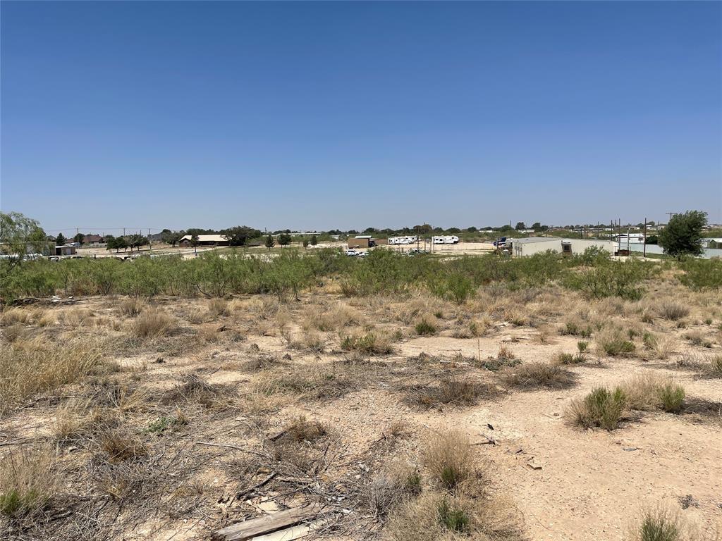 1711 N Redondo Avenue Property Photo 9