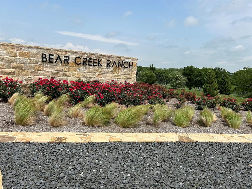 3044 Winding Creek Trail Property Photo 3