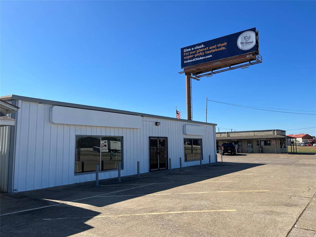 710 E Interstate 30 B Property Photo 2