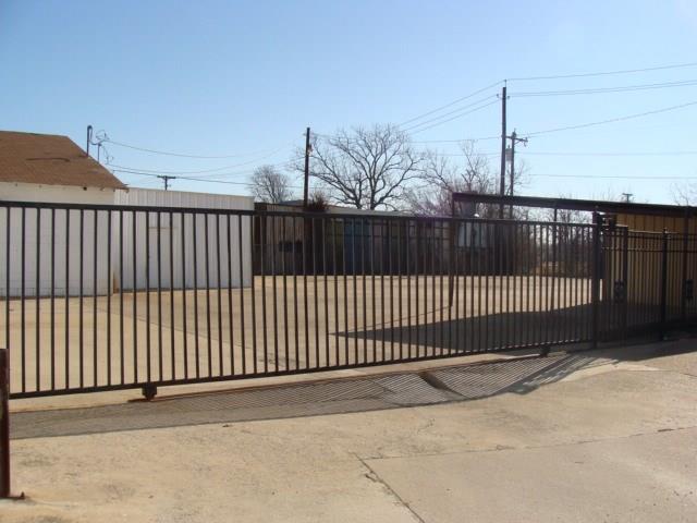 710 E Interstate 30 B Property Photo 4