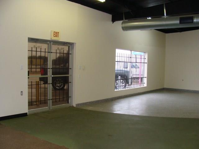 710 E Interstate 30 B Property Photo 13