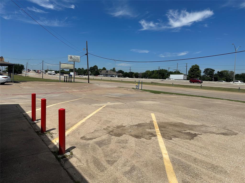 710 E Interstate 30 B Property Photo 18