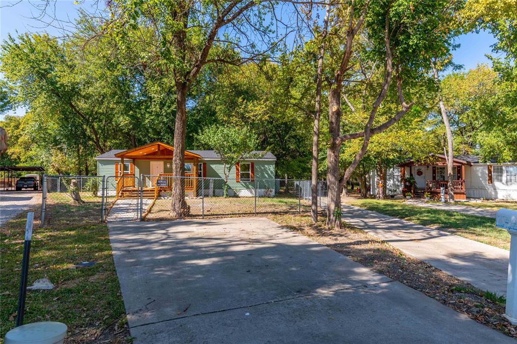 312 Oak Street Property Photo 2
