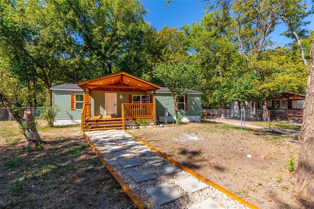 312 Oak Street Property Photo 3