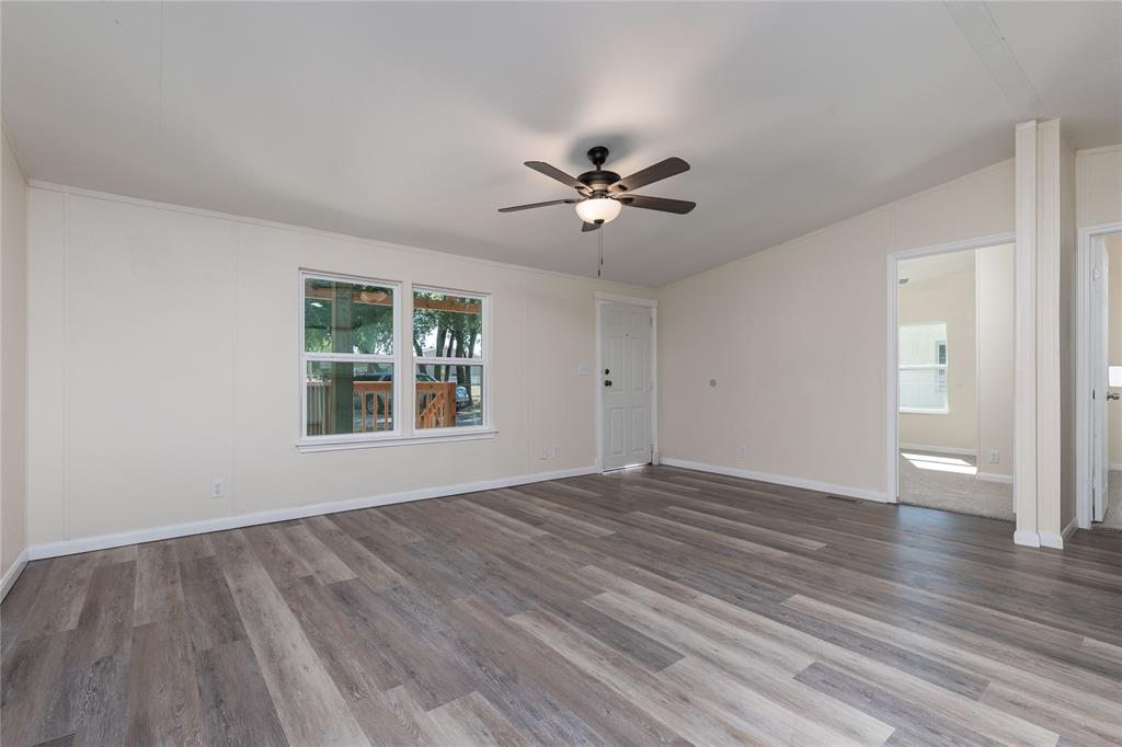 312 Oak Street Property Photo 6