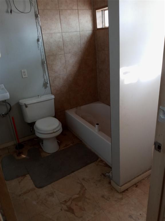 2717 Dawson Street Property Photo 4