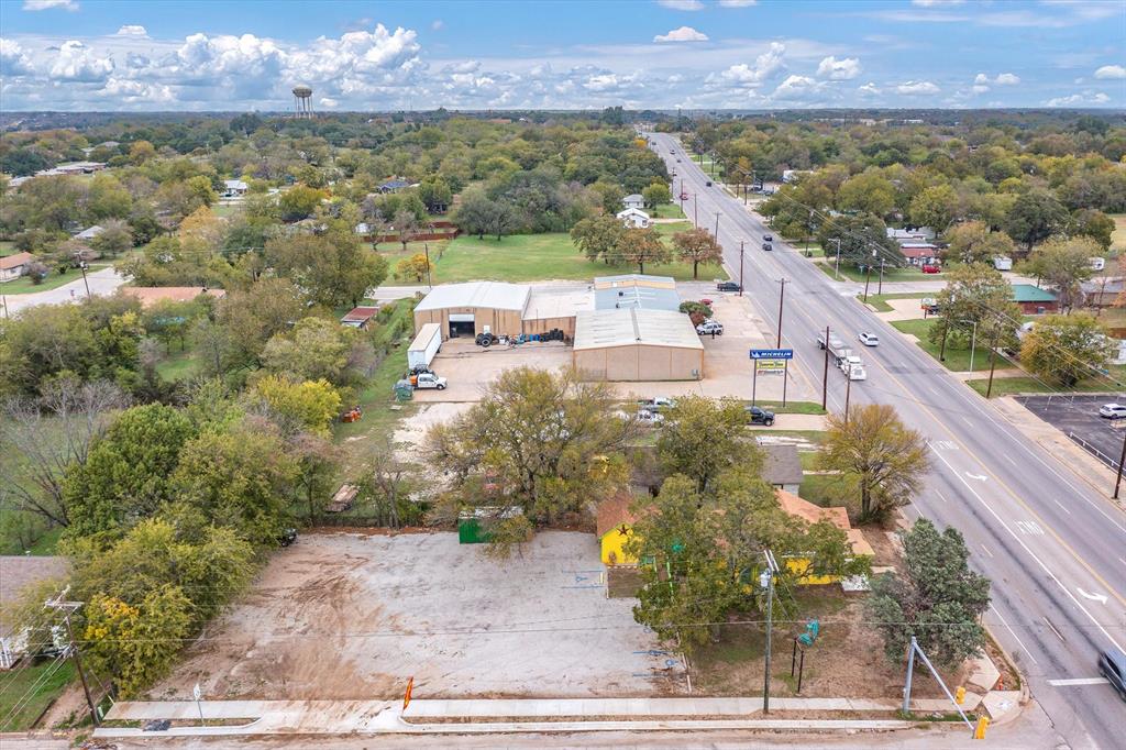 1301 N Main Street Property Photo 4