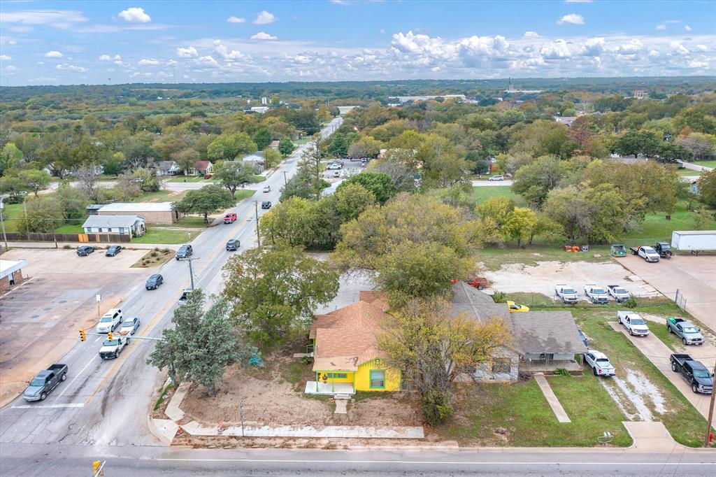 1301 N Main Street Property Photo 6