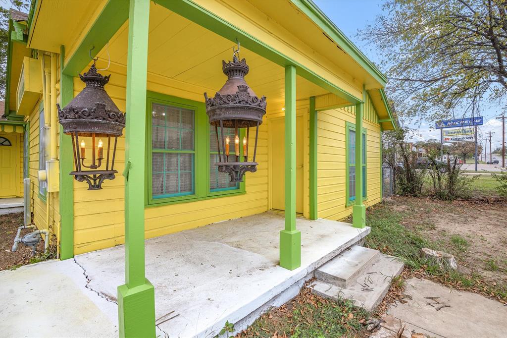 1301 N Main Street Property Photo 10