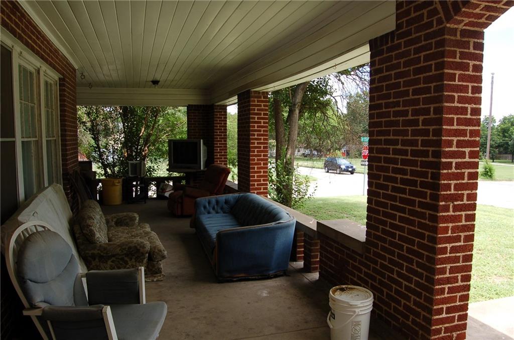 2401 Homan Avenue Property Photo 3