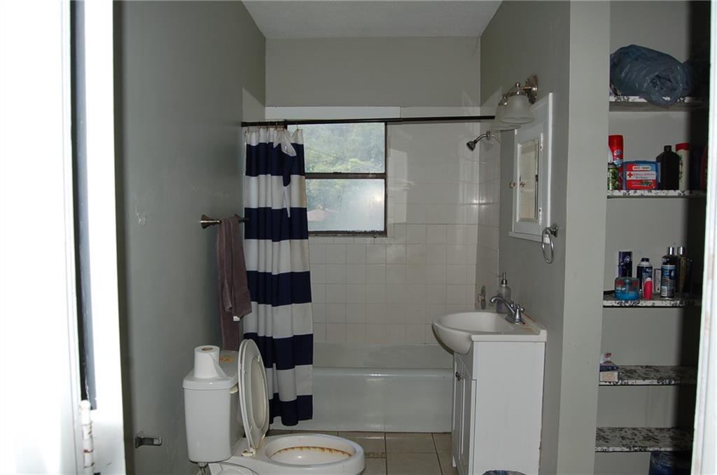 2401 Homan Avenue Property Photo 9