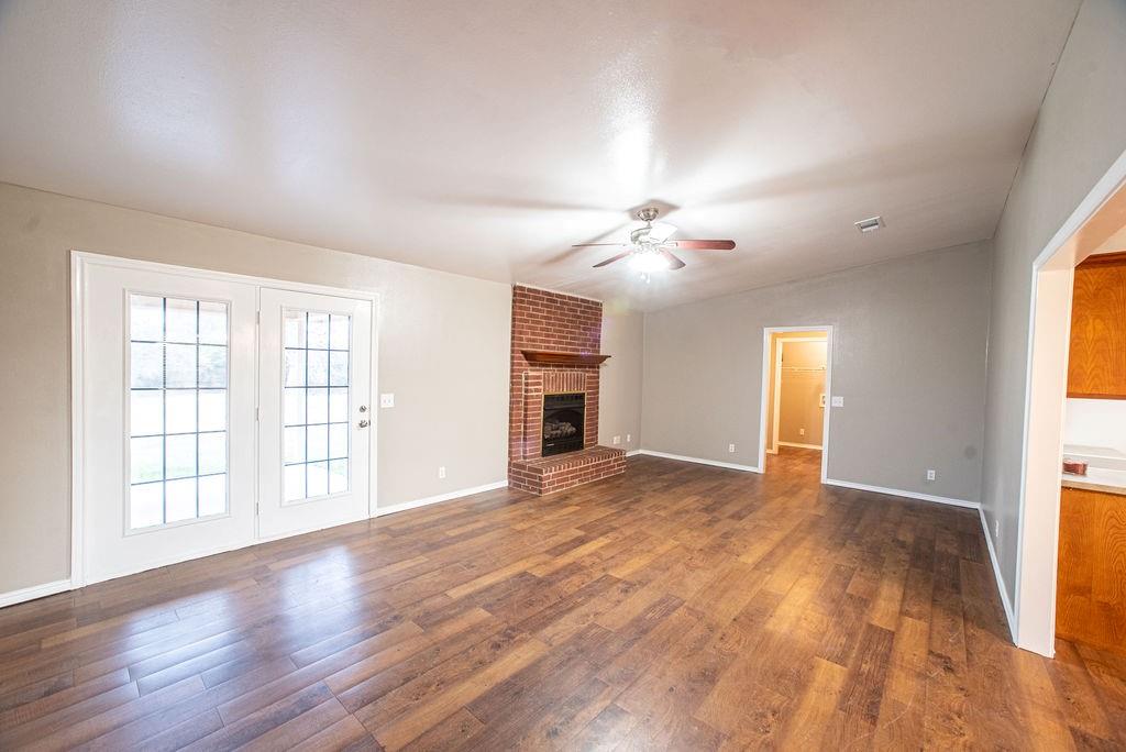 1385 Fm 194 Property Photo 5