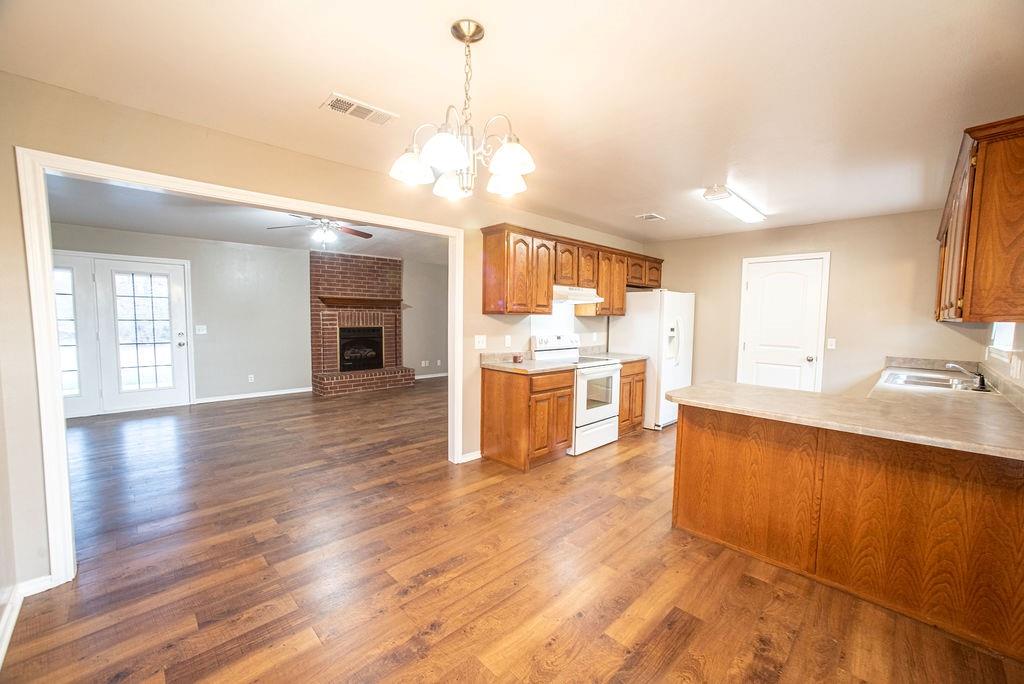 1385 Fm 194 Property Photo 9