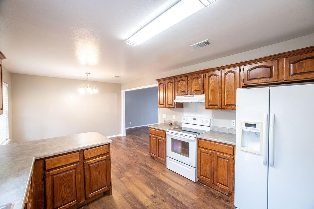 1385 Fm 194 Property Photo 11