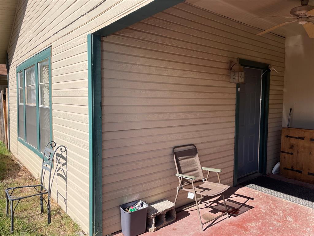 2130 S 2nd Street B Property Photo 2
