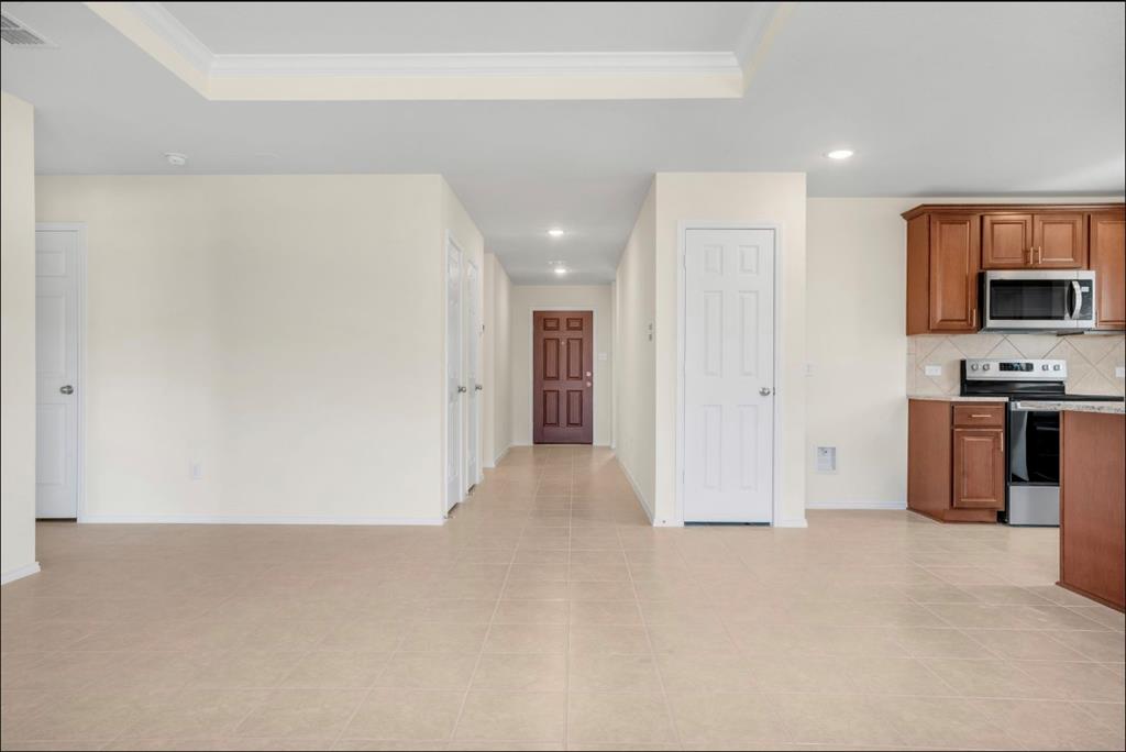 1611 Silas Drive Property Photo 2