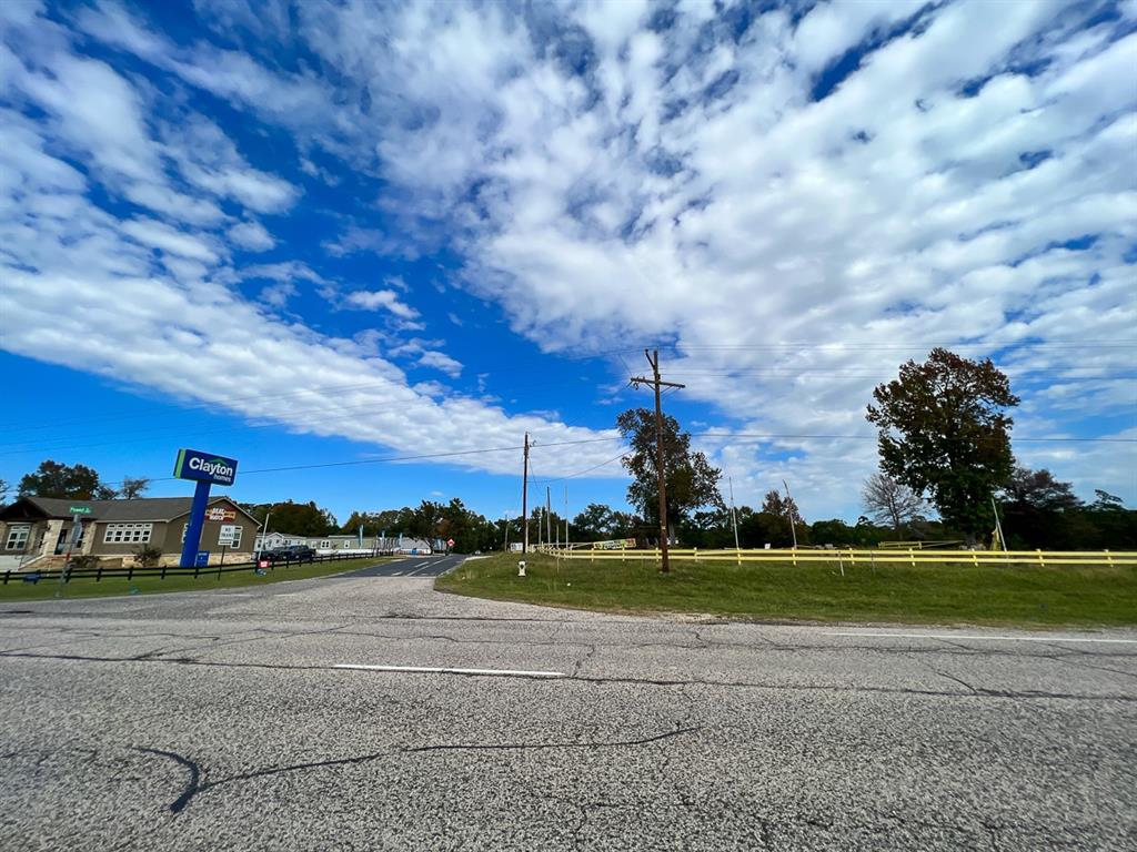 730 I-45 Frontage Property Photo 4