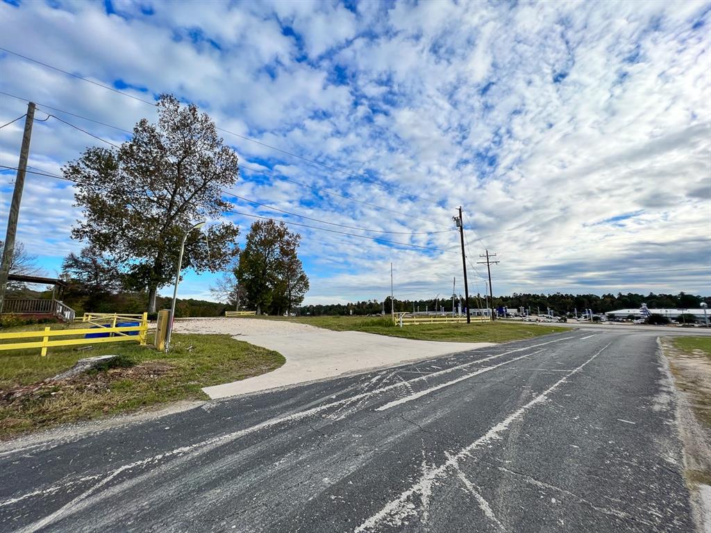 730 I-45 Frontage Property Photo 14